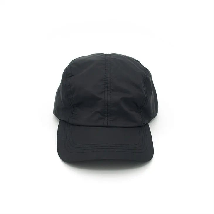 Juodi poliesterio dangteliai