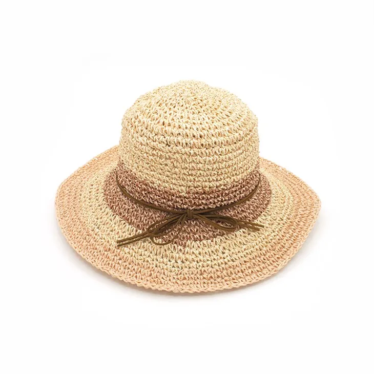 Ponios šiaudinė skrybėlė